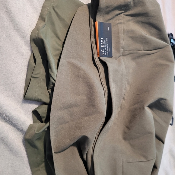S.C. & CO. Skort khaki stretch size 16. 19" lgth 2 side pockets w/ tummy control - Picture 6 of 6